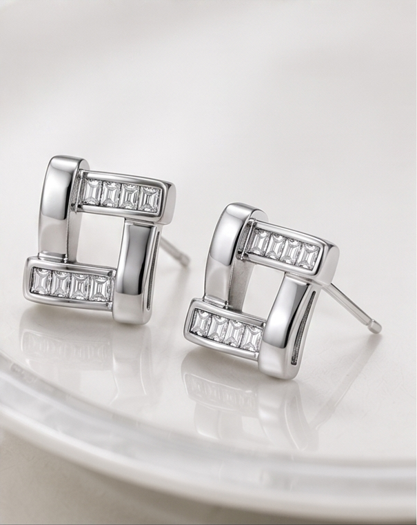 Cushion Stud Earring