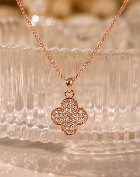 Luna Clover Pendant Necklace