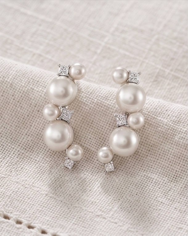 Peral Burst Stud Earring
