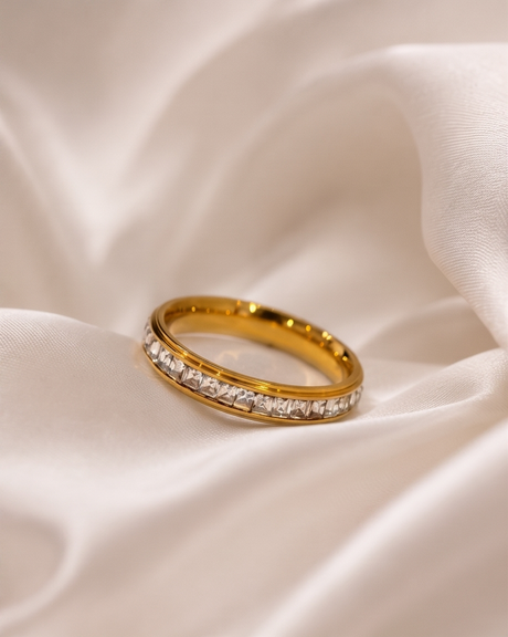 Éclat Eternity Ring